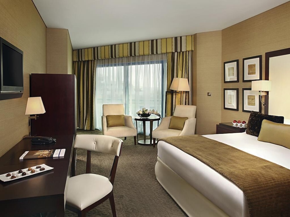 Mövenpick Grand Al Bustan Dubai — Hotel rooms in Dubai