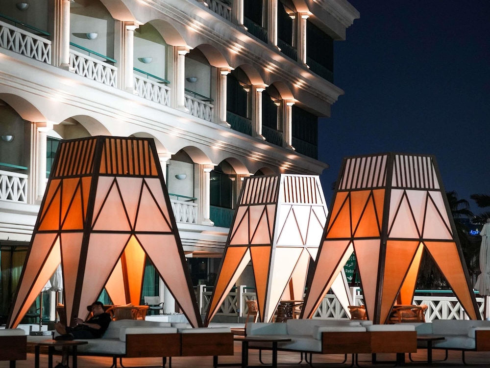 Mövenpick Grand Al Bustan Dubai — Restaurant & bars in Dubai