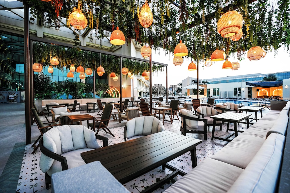 Mövenpick Grand Al Bustan Dubai — Restaurant & bars in Dubai