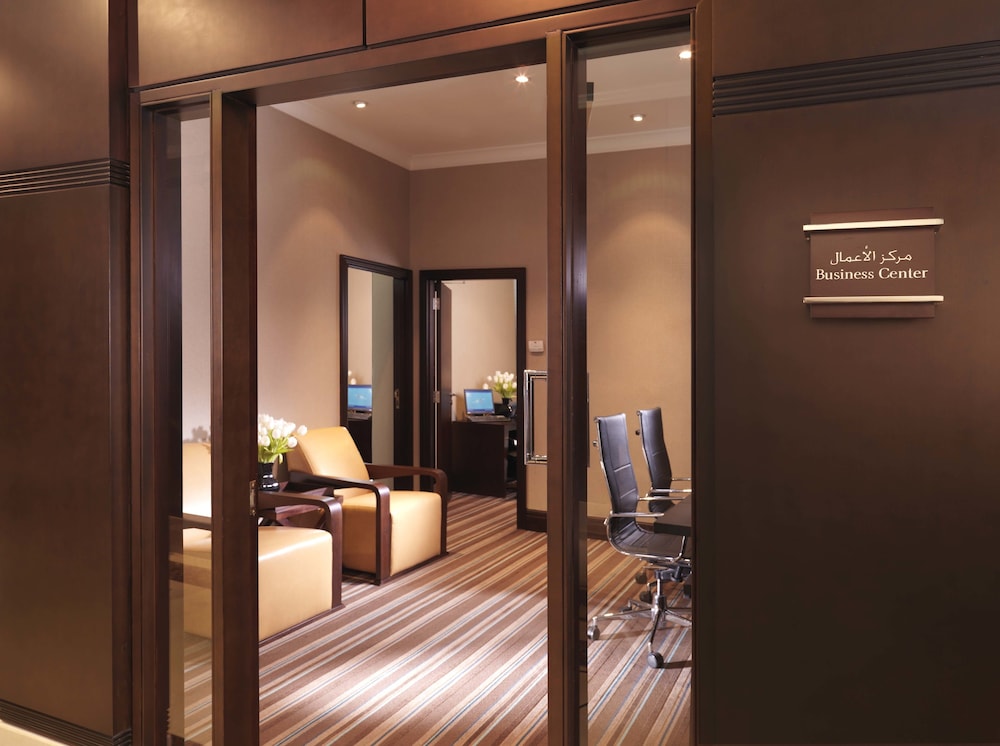 Mövenpick Grand Al Bustan Dubai — Hotel rooms in Dubai
