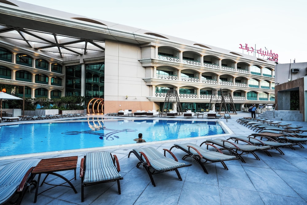 Mövenpick Grand Al Bustan Dubai — Swimming pool in Dubai