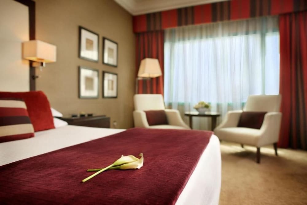 Mövenpick Grand Al Bustan Dubai — Hotel rooms in Dubai