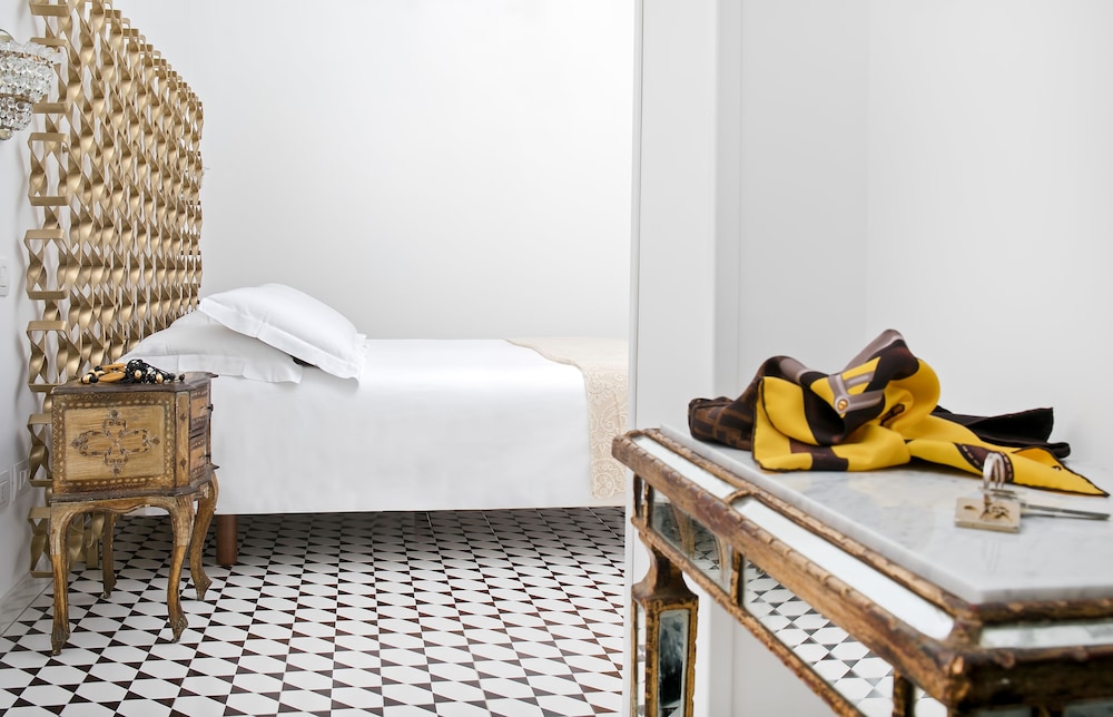 Villa Oriana Relais — Hotel rooms in Sorrento, Campania