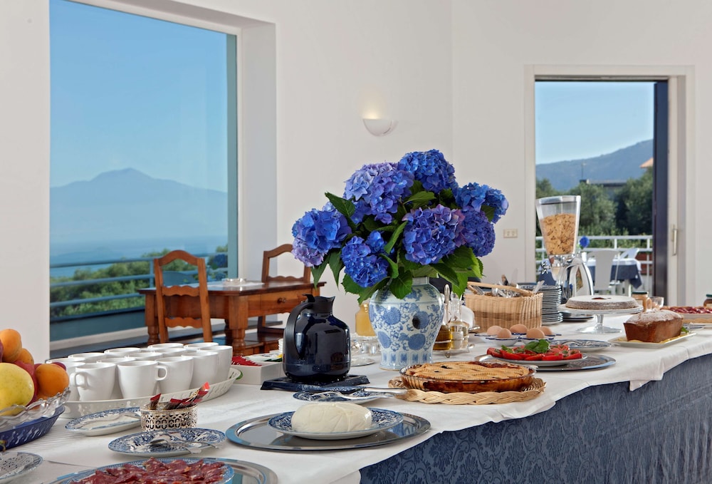 Villa Oriana Relais — Restaurant & bars in Sorrento, Campania