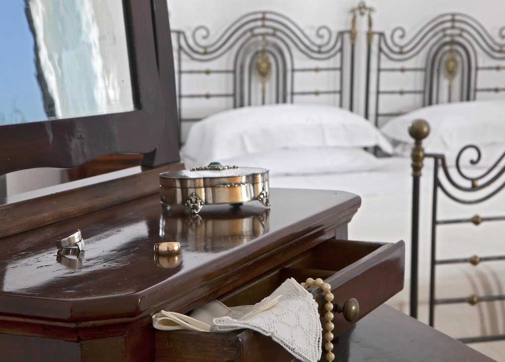 Villa Oriana Relais — Hotel rooms in Sorrento, Campania