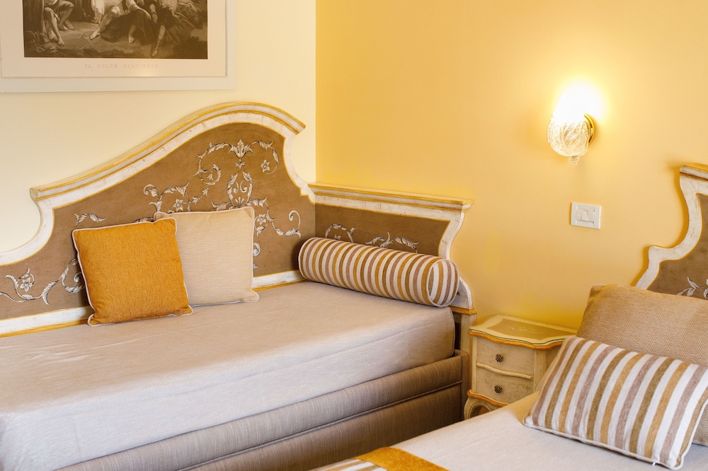 Hotel Zi Teresa — Hotel rooms in Sorrento, Campania