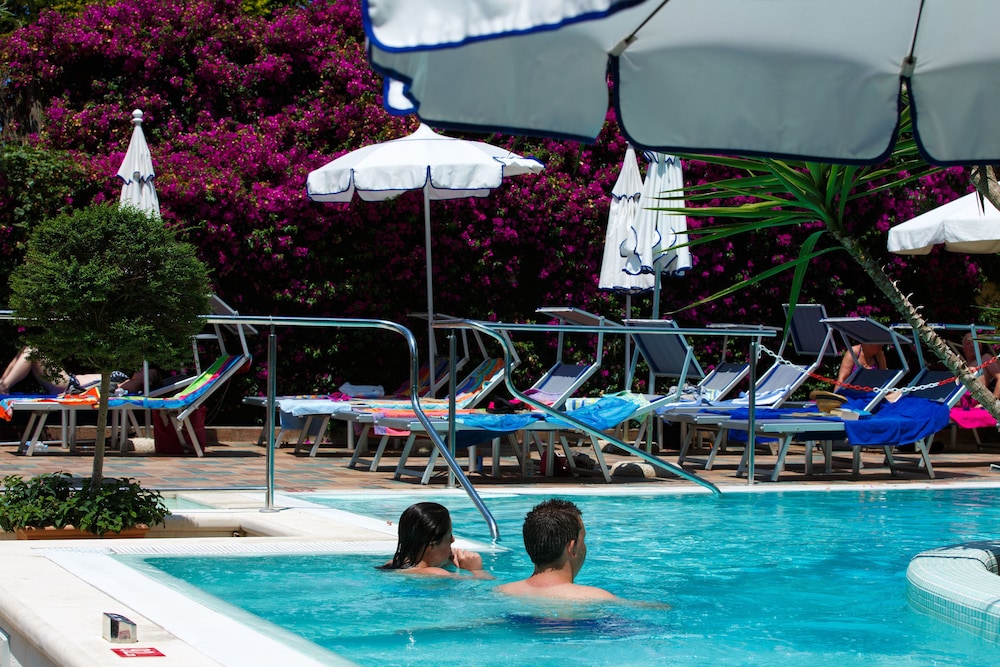 Hotel Zi Teresa — Swimming pool in Sorrento, Campania