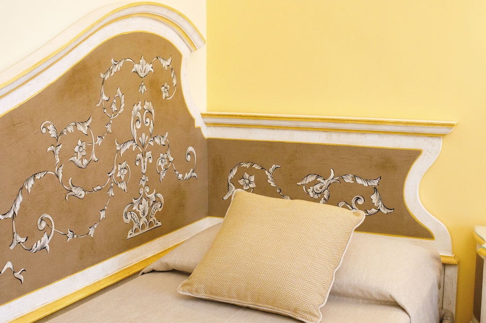 Hotel Zi Teresa — Hotel rooms in Sorrento, Campania