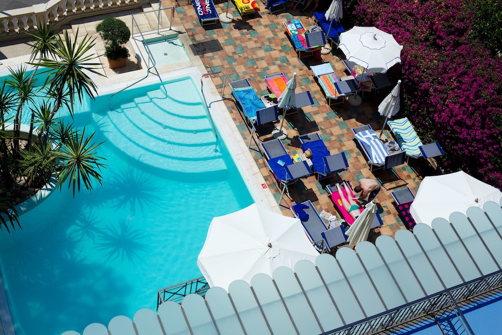 Hotel Zi Teresa — Swimming pool in Sorrento, Campania