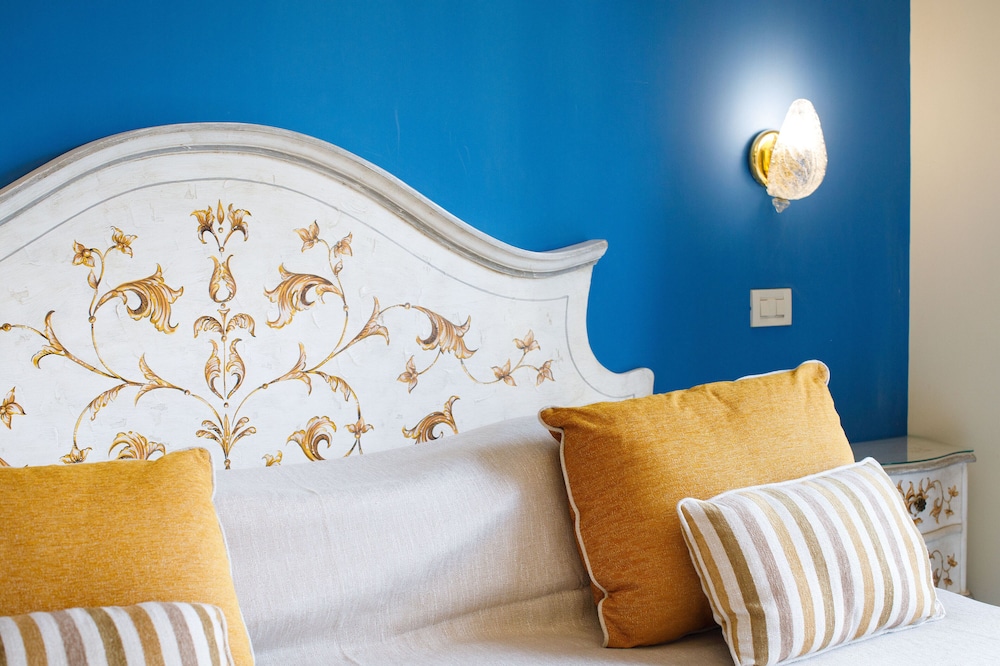 Hotel Zi Teresa — Hotel rooms in Sorrento, Campania