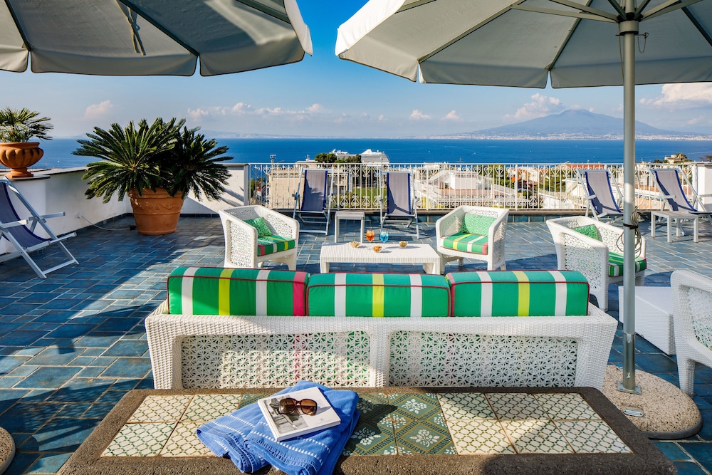 Hotel Zi Teresa — Hotel building in Sorrento, Campania