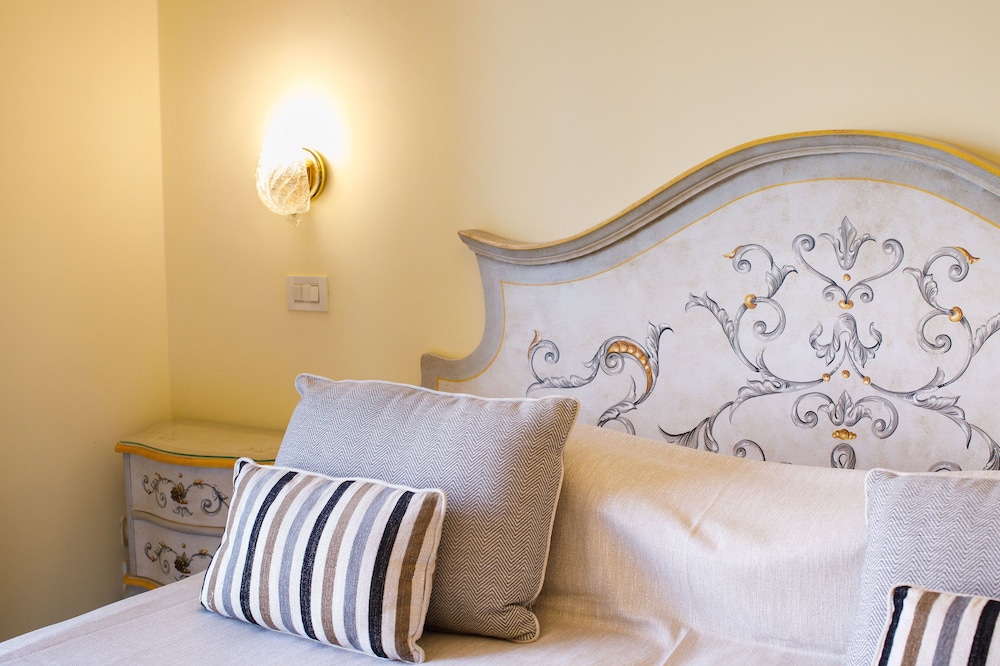 Hotel Zi Teresa — Hotel rooms in Sorrento, Campania