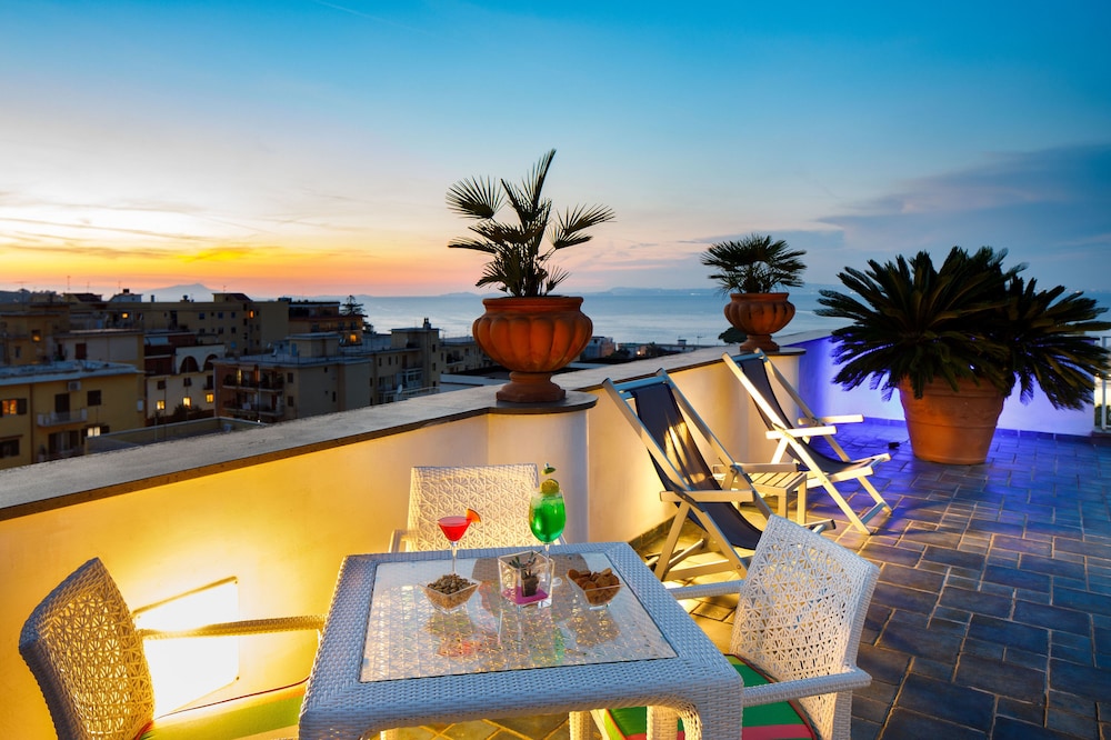Hotel Zi Teresa — Hotel rooms in Sorrento, Campania