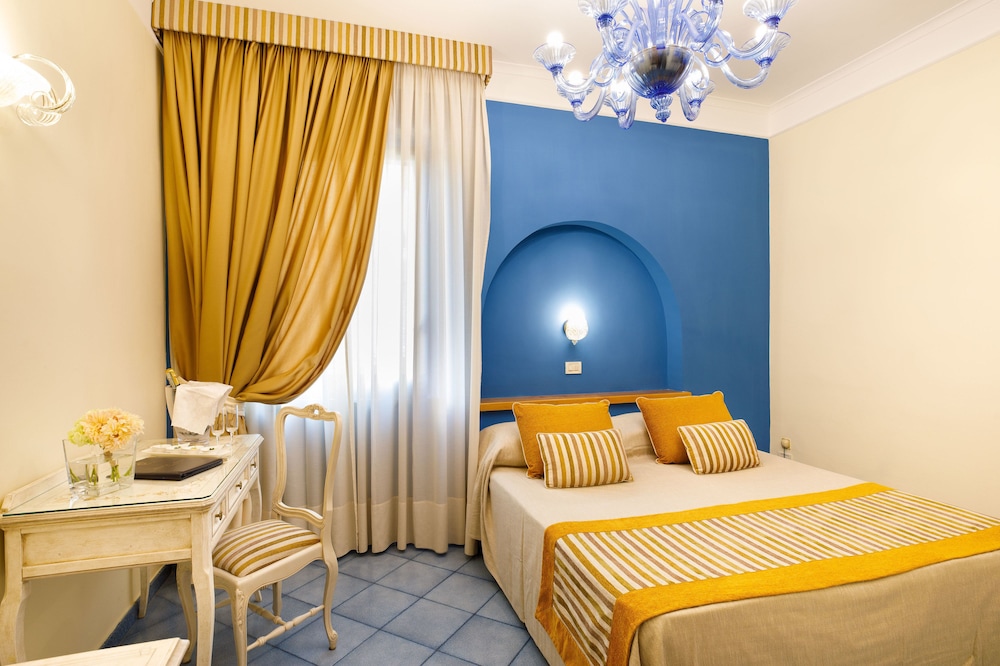 Hotel Zi Teresa — Hotel rooms in Sorrento, Campania