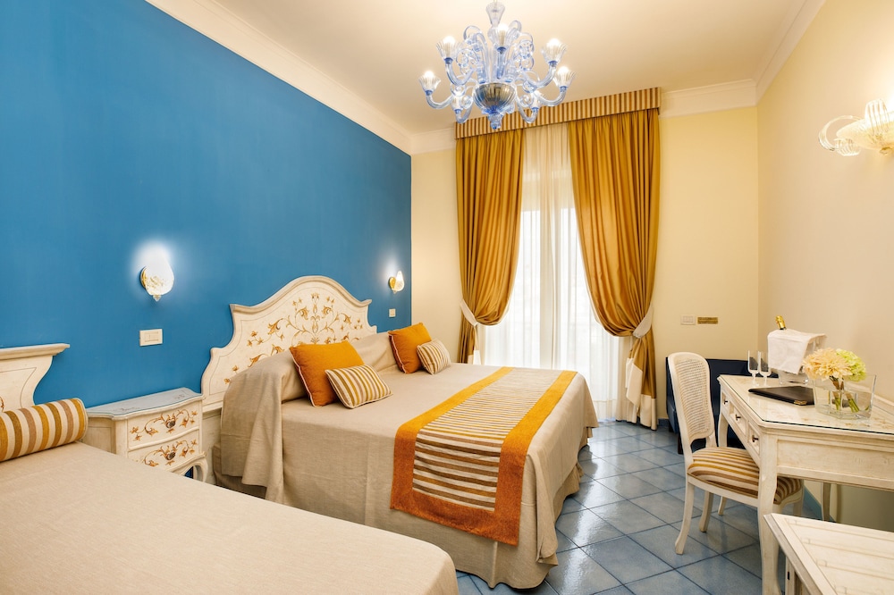 Hotel Zi Teresa — Hotel rooms in Sorrento, Campania