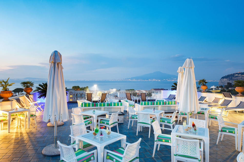 Hotel Zi Teresa — Restaurant & bars in Sorrento, Campania