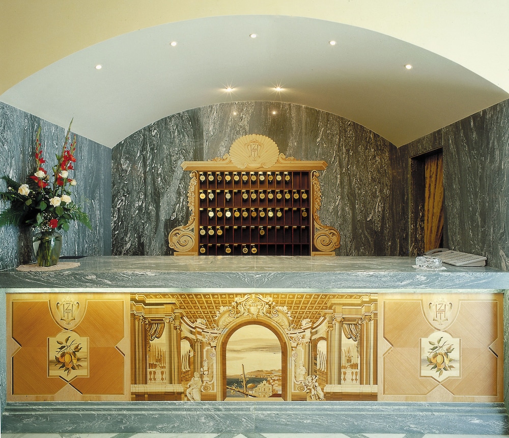 Hotel Zi Teresa — Hotel building in Sorrento, Campania