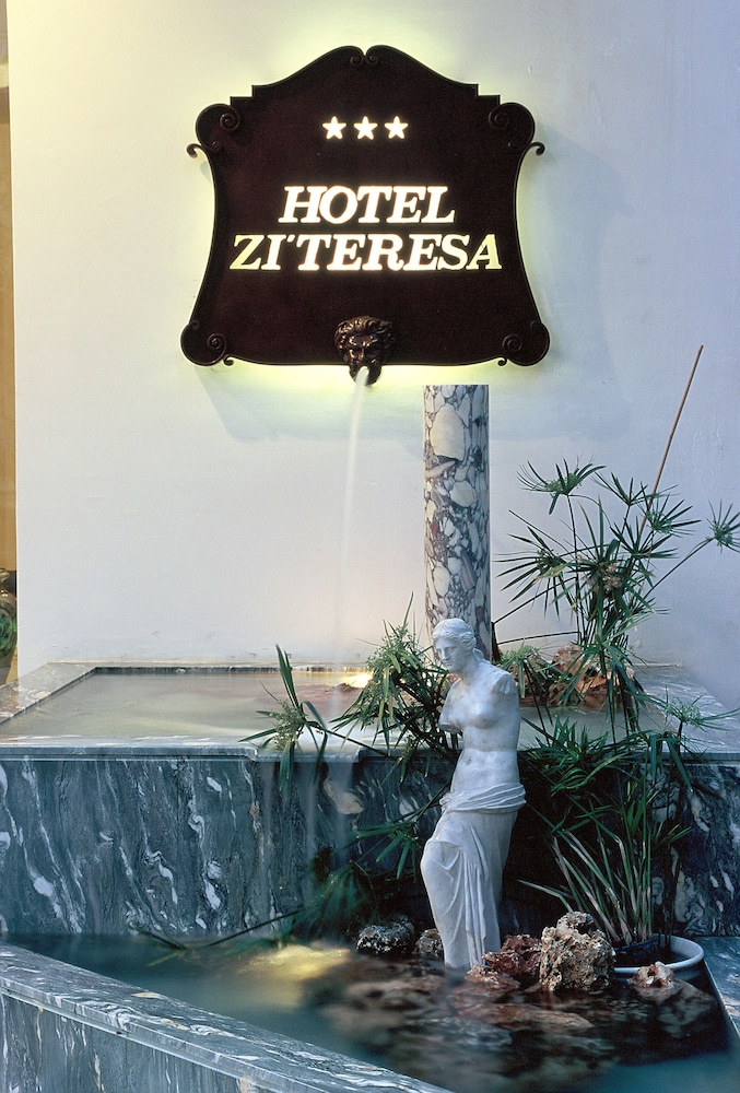 Hotel Zi Teresa — Hotel building in Sorrento, Campania