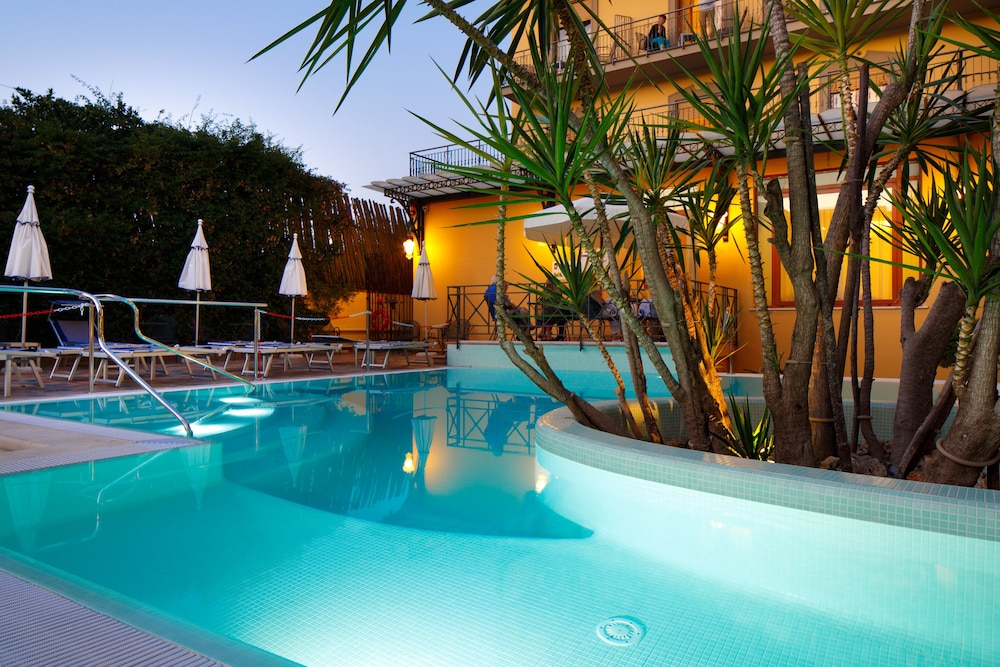 Hotel Zi Teresa — Swimming pool in Sorrento, Campania