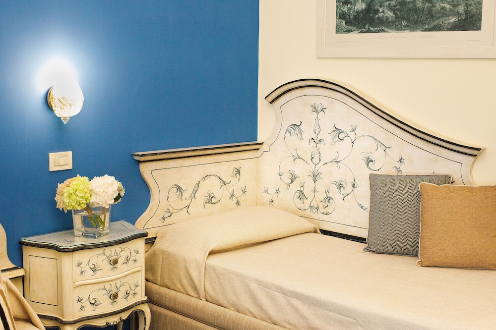 Hotel Zi Teresa — Hotel rooms in Sorrento, Campania