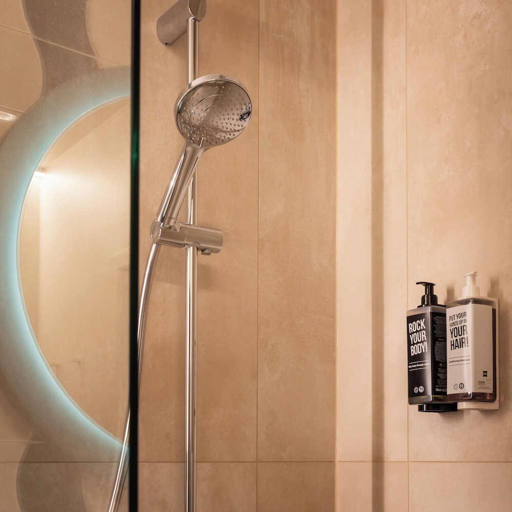 ibis Styles Brugge Centrum — Hotel rooms in Bruges, Flanders