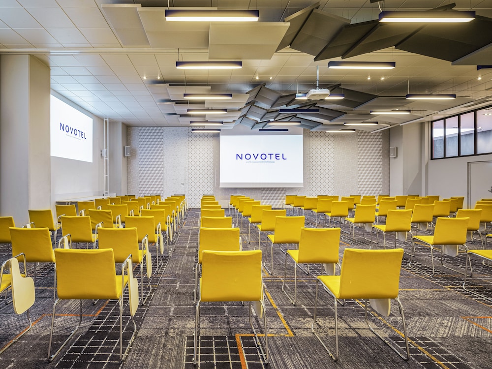 Novotel Paris Vaugirard Montparnasse — Hotel building in Paris, Ile-de-France