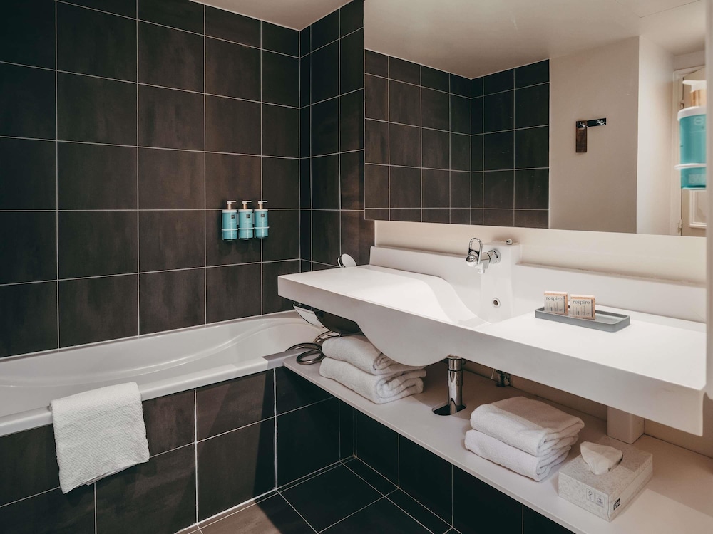 Novotel Paris Centre Tour Eiffel — Hotel rooms in Paris, Ile-de-France