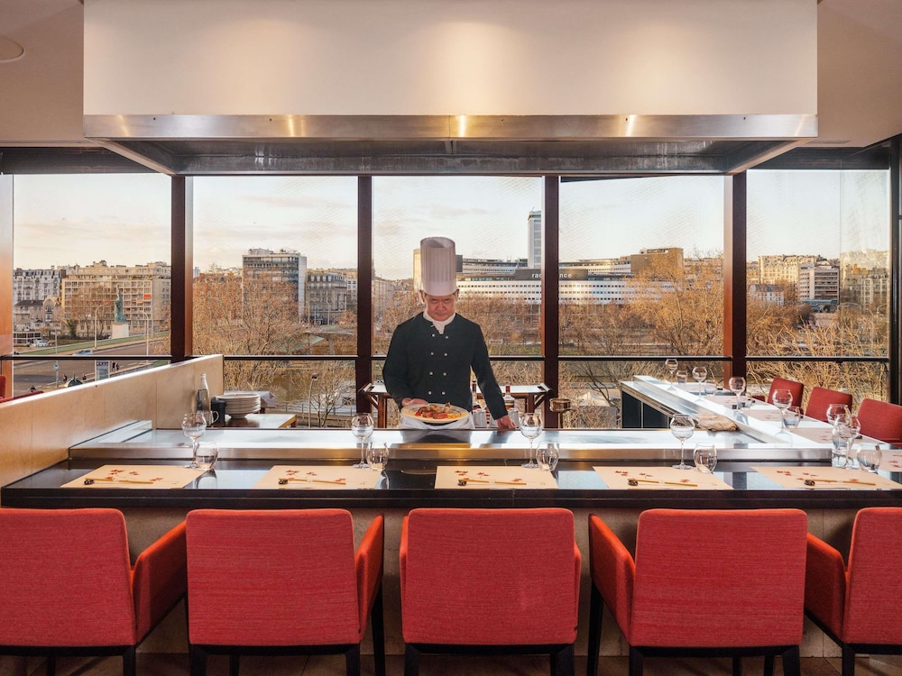 Novotel Paris Centre Tour Eiffel — Restaurant & bars in Paris, Ile-de-France