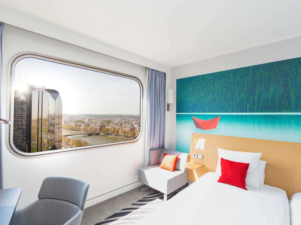 Novotel Paris Centre Tour Eiffel — Hotel rooms in Paris, Ile-de-France