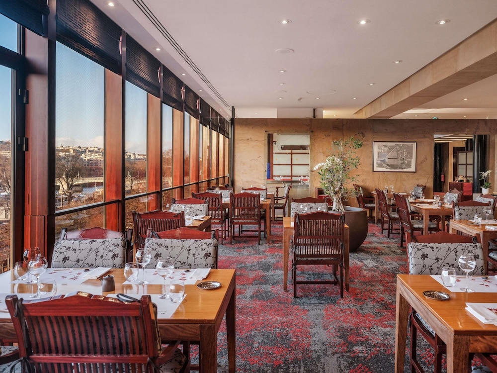 Novotel Paris Centre Tour Eiffel — Restaurant & bars in Paris, Ile-de-France