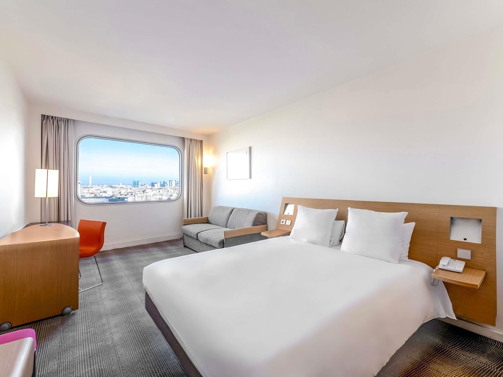 Novotel Paris Centre Tour Eiffel — Hotel rooms in Paris, Ile-de-France