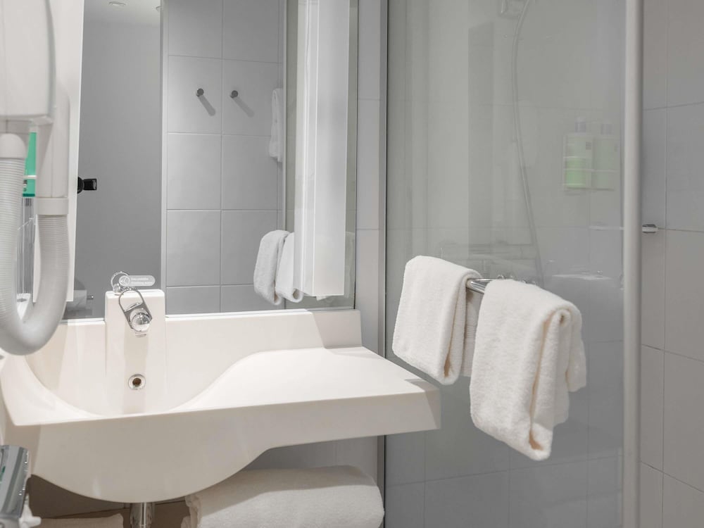 Novotel Paris Centre Tour Eiffel — Hotel rooms in Paris, Ile-de-France