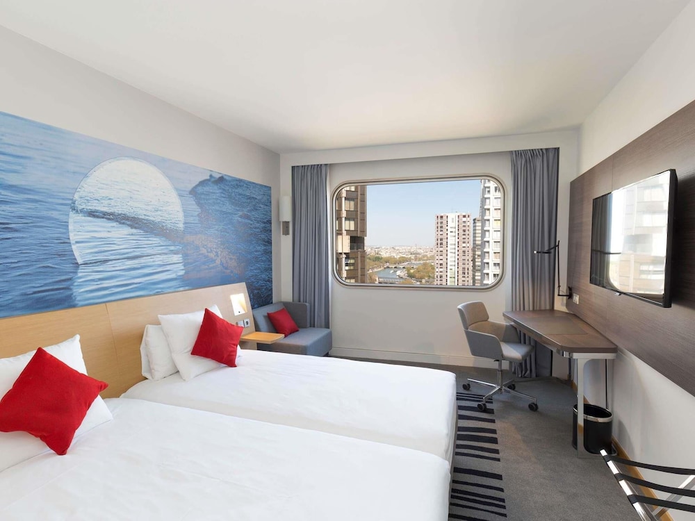 Novotel Paris Centre Tour Eiffel — Hotel rooms in Paris, Ile-de-France