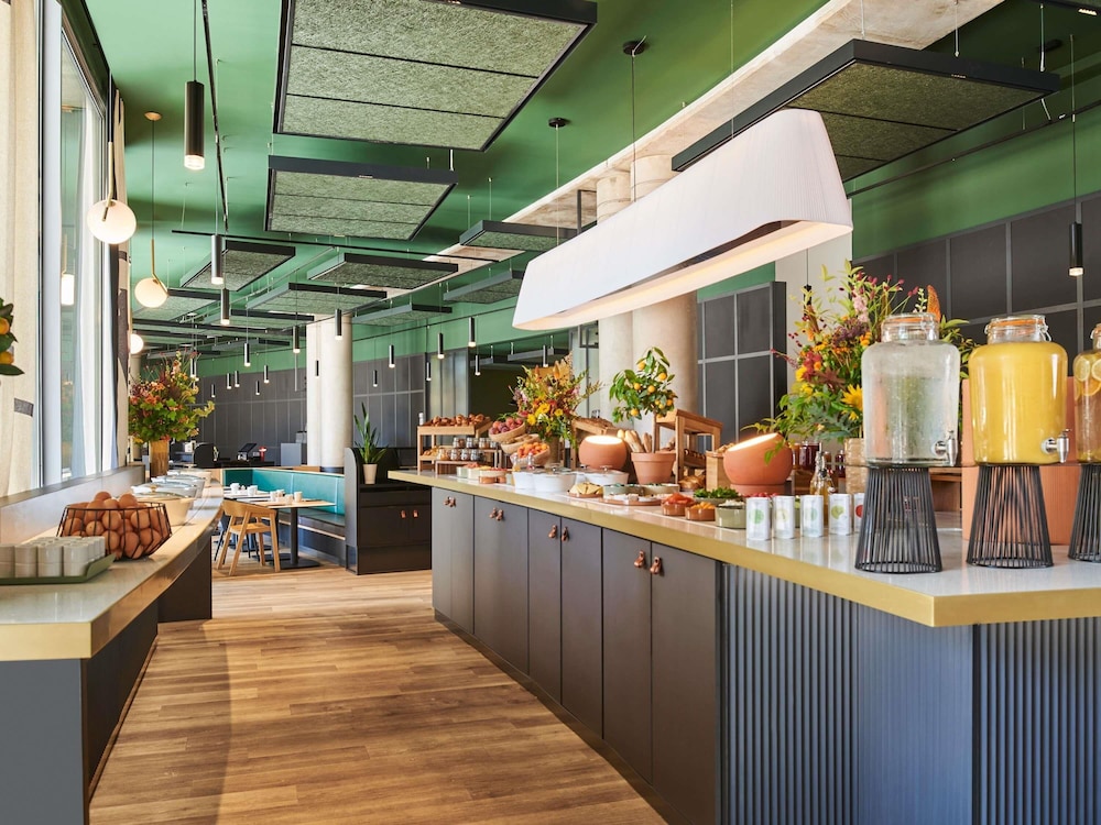 Novotel Paris Gare De Lyon — Restaurant & bars in Paris, Ile-de-France