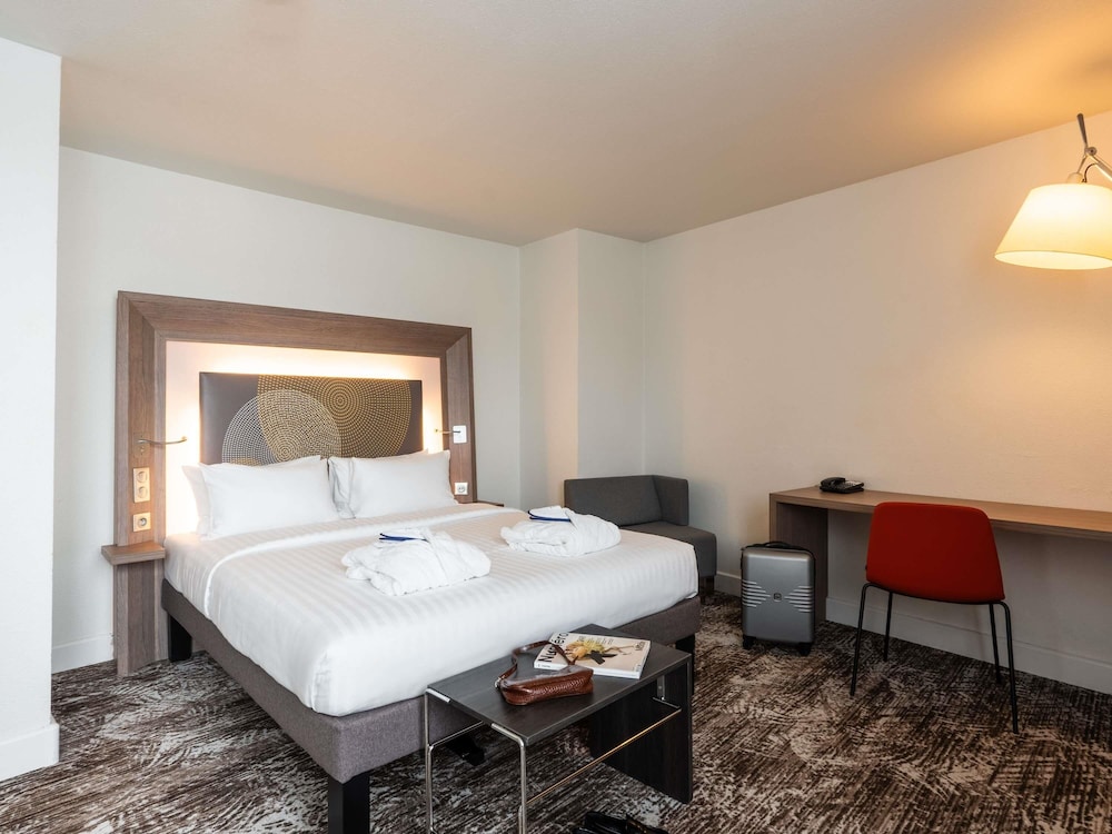 Novotel Paris Gare De Lyon — Hotel rooms in Paris, Ile-de-France