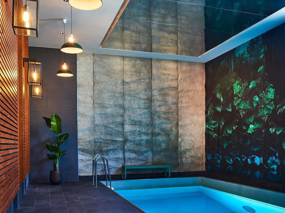Novotel Paris Gare De Lyon — Swimming pool in Paris, Ile-de-France