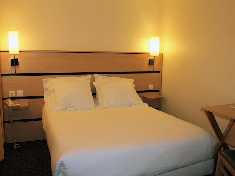New Hôtel Saint Lazare — Hotel rooms in Paris, Ile-de-France
