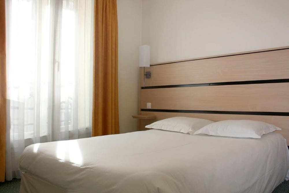 New Hôtel Saint Lazare — Hotel rooms in Paris, Ile-de-France