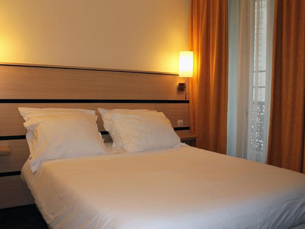 New Hôtel Saint Lazare — Hotel rooms in Paris, Ile-de-France