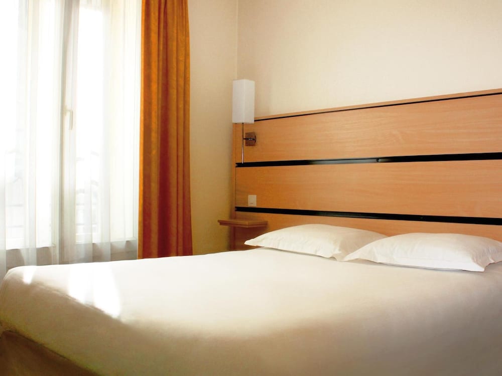 New Hôtel Saint Lazare — Hotel rooms in Paris, Ile-de-France