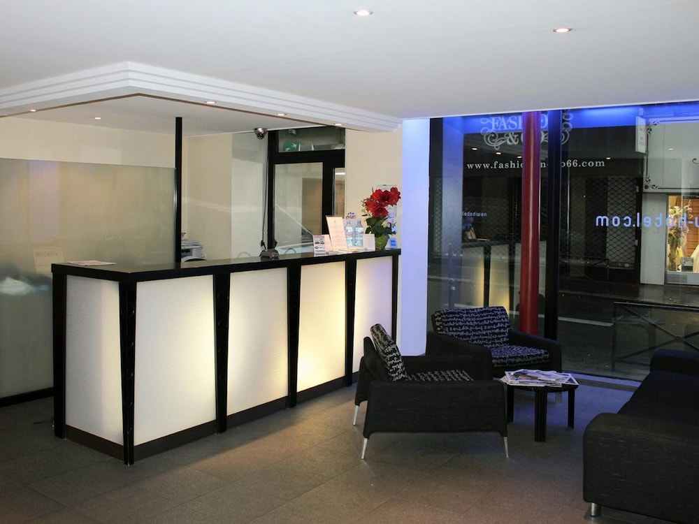 New Hôtel Saint Lazare — Hotel building in Paris, Ile-de-France