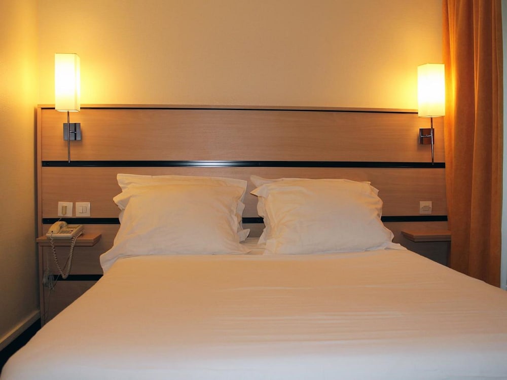 New Hôtel Saint Lazare — Hotel rooms in Paris, Ile-de-France