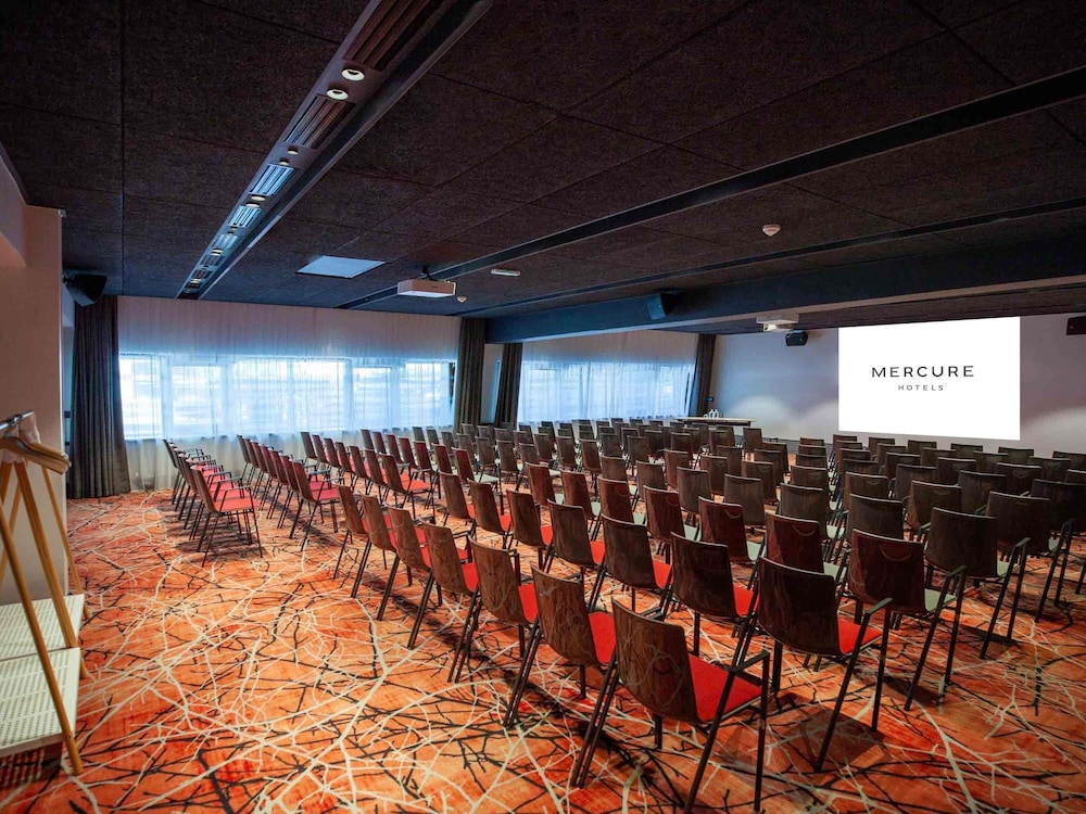 Mercure Paris Centre Tour Eiffel — Hotel building in Paris, Ile-de-France