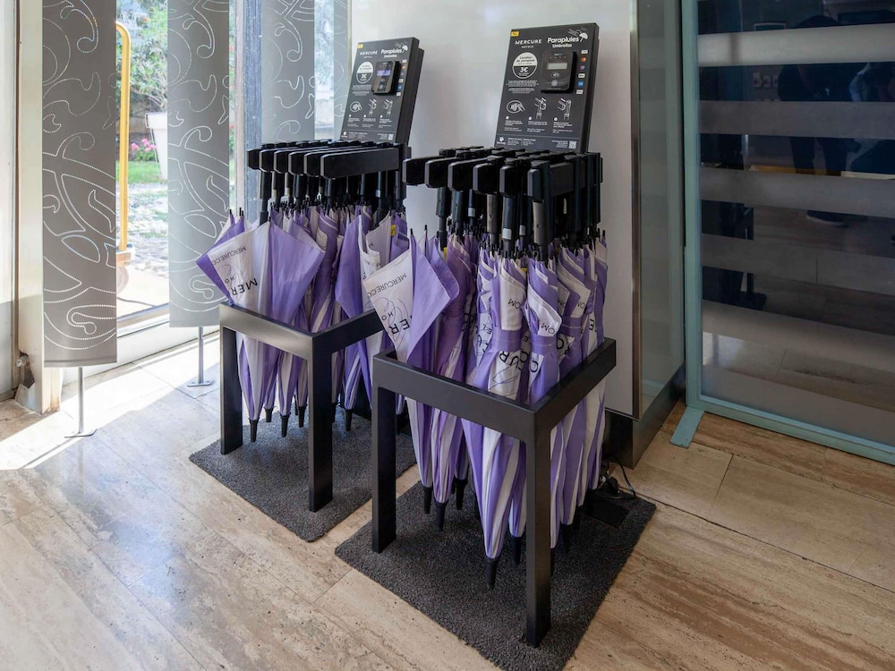 Mercure Paris Centre Tour Eiffel — Hotel building in Paris, Ile-de-France