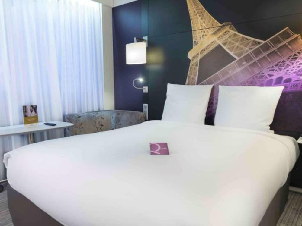 Mercure Paris Centre Tour Eiffel — Hotel rooms in Paris, Ile-de-France