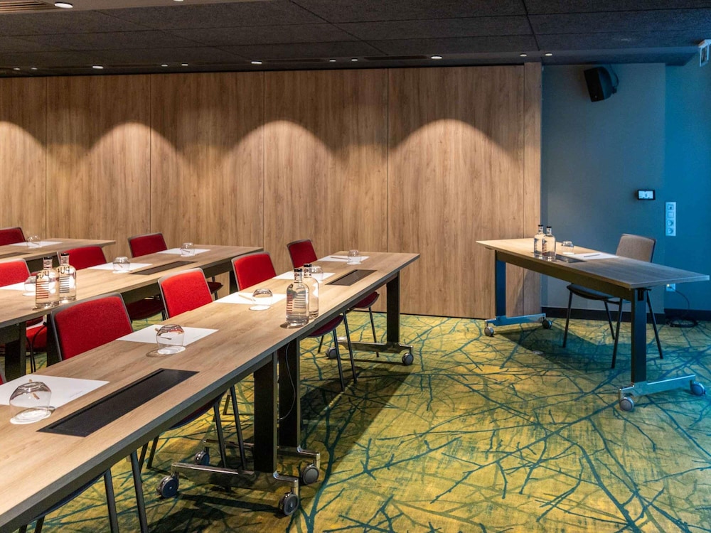 Mercure Paris Centre Tour Eiffel — Hotel building in Paris, Ile-de-France