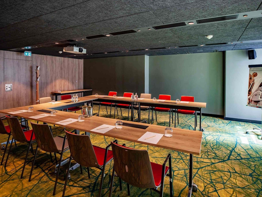 Mercure Paris Centre Tour Eiffel — Hotel building in Paris, Ile-de-France