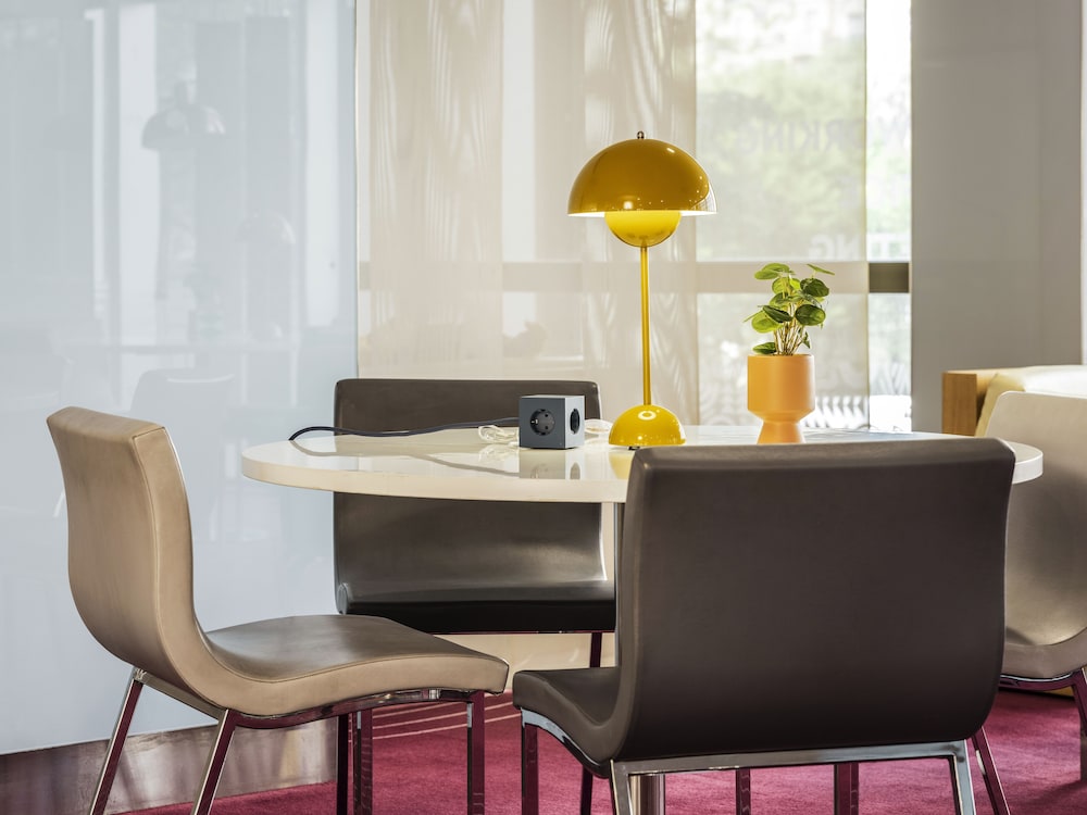 Mercure Paris Centre Tour Eiffel — Restaurant & bars in Paris, Ile-de-France