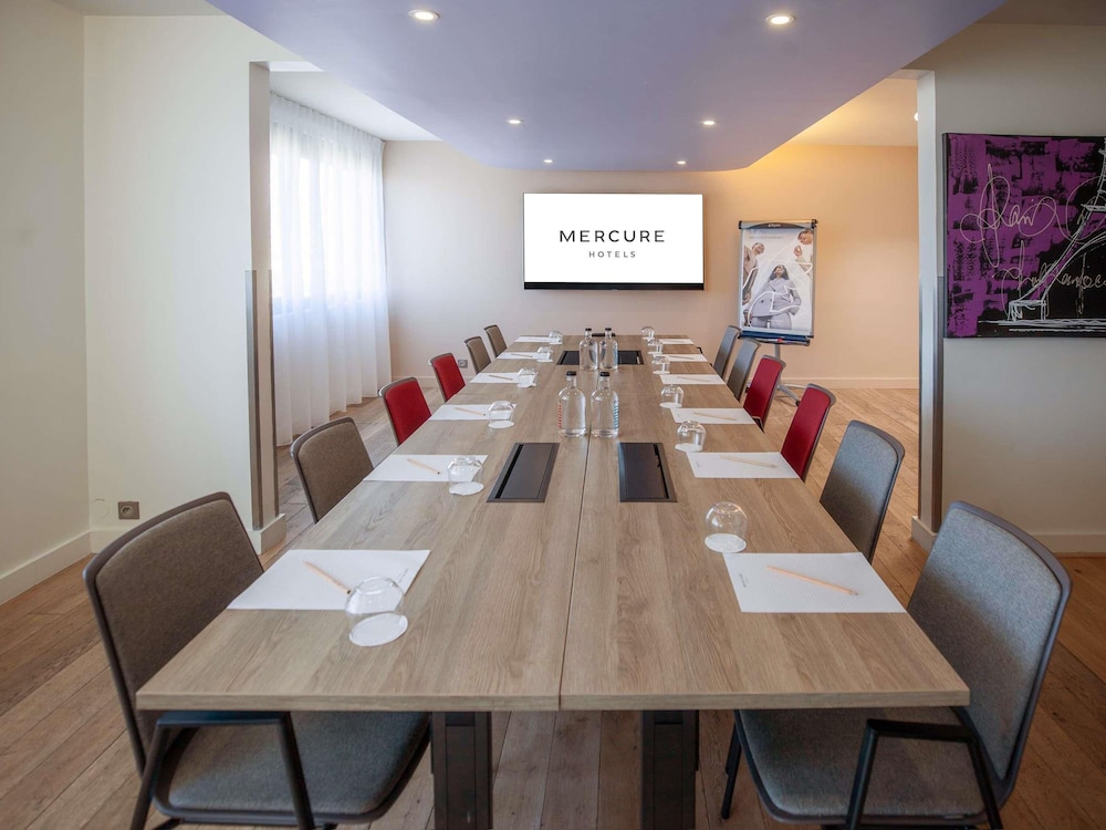 Mercure Paris Centre Tour Eiffel — Hotel building in Paris, Ile-de-France