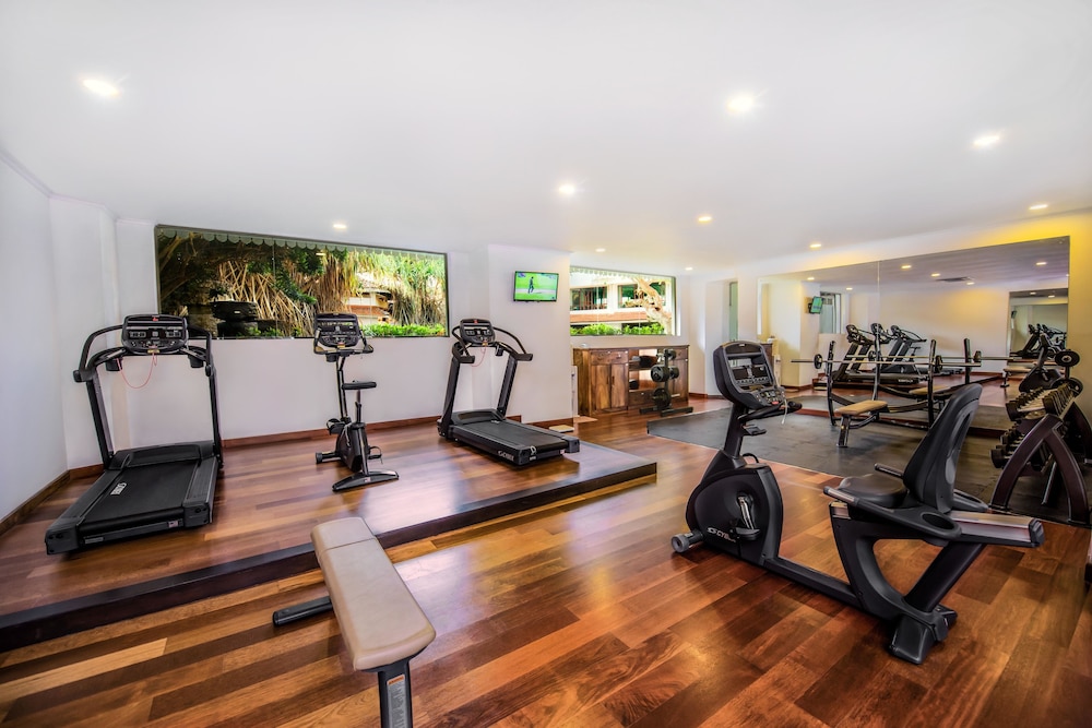Tangerine Beach Hotel — Sports & recreation in Wadduwa